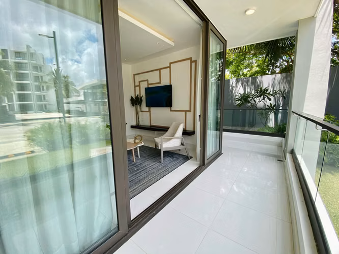 Amplio Apartamento de Lujo con 3 Habitaciones, Piscina, Gym y Línea Blanca Disponible para Alquiler en Cerro Hermoso!