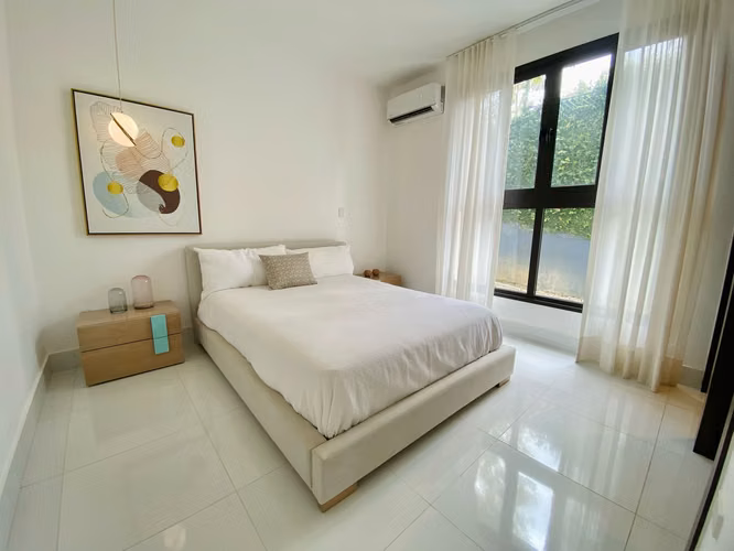 Amplio Apartamento de Lujo con 3 Habitaciones, Piscina, Gym y Línea Blanca Disponible para Alquiler en Cerro Hermoso!