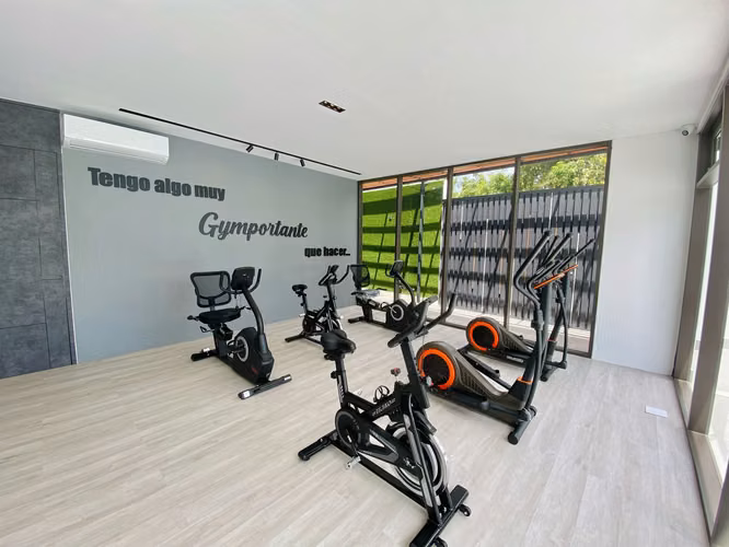 Amplio Apartamento de Lujo con 3 Habitaciones, Piscina, Gym y Línea Blanca Disponible para Alquiler en Cerro Hermoso!