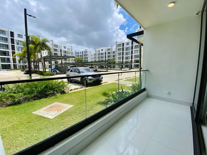 Amplio Apartamento de Lujo con 3 Habitaciones, Piscina y Gimnasio de Venta en Cerro Hermoso! - Imagen 9