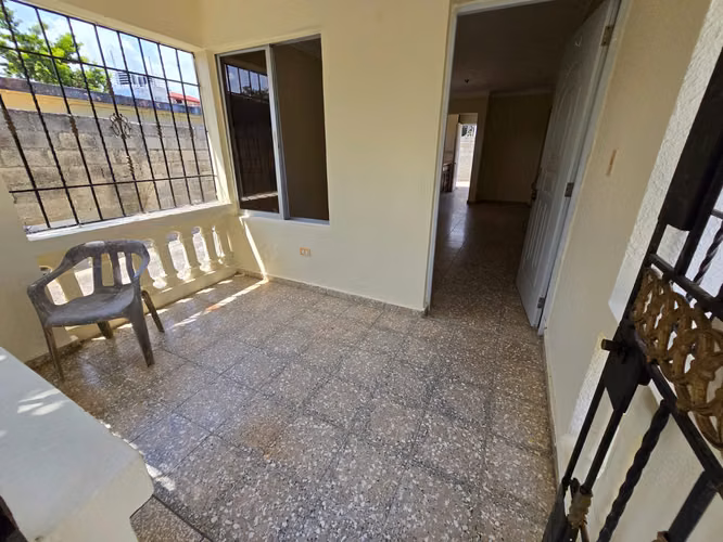 Casa en Venta en Residencial Prados de Pantoja   Ubicado en la Av. Isabela, Santo Domingo Oeste. - Imagen 4