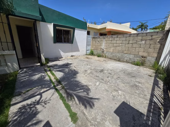 Casa en Venta en Residencial Prados de Pantoja   Ubicado en la Av. Isabela, Santo Domingo Oeste. - Imagen 2