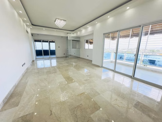 Apartamento en alquiler Santo Domingo Oeste | 698 m² | 3 hab. | Terraza privada con piscina | $1,500 - Imagen 2