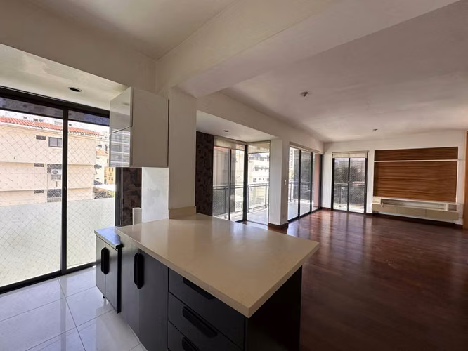 Apartamento en Alquiler en Evaristo Morales.