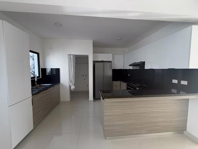 Apartamento en Las Damas con piscina 3hab