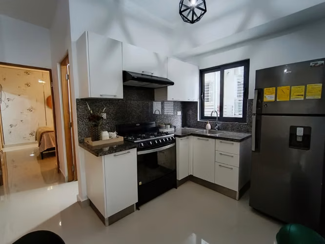 Apartamento en alquiler amueblado en Evaristo Morales - Imagen 2