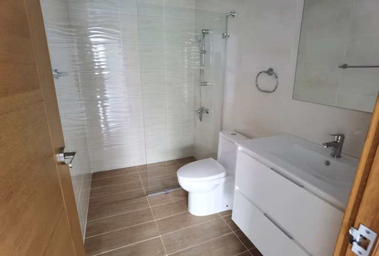 Alquilo apartamento en Bella Vista, 3 habitaciones y linea blanca - Imagen 4