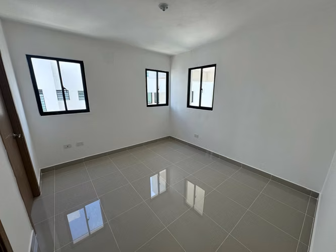 APTO. EN VENTA 3ER NIVEL EN SANTIAGO - Imagen 12