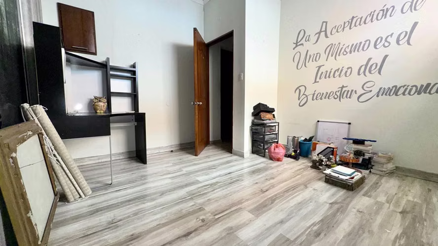 Amplio y Versátil Local de 600 m² con Entradas Independientes en NACO - Imagen 3
