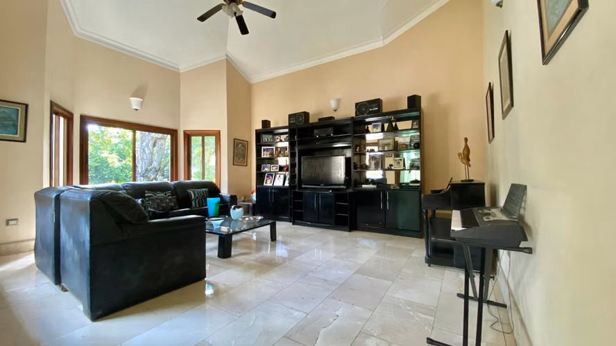 Vendo Imponente Mansión en Cuesta Hermosa II, 5 HABS., 1,000 Mts.2, Patio, Piscina, REBAJADA - Imagen 10