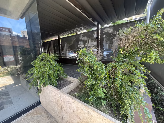 Local Comercial Alquiler Piantini de 173.02 m2 con Terraza – Primer Nivel