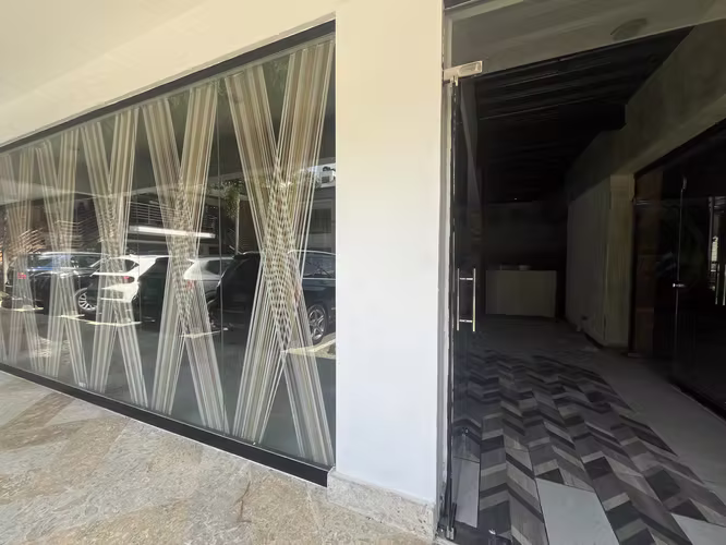 Local Comercial Alquiler Piantini de 173.02 m2 con Terraza – Primer Nivel