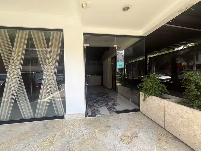 Local Comercial Alquiler Piantini de 173.02 m2 con Terraza – Primer Nivel