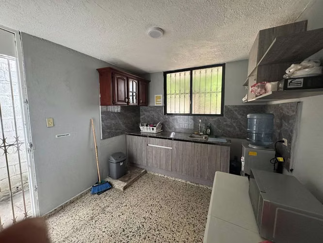 Casa en Miramar en Venta para oficina, almacen o comercio - Imagen 2