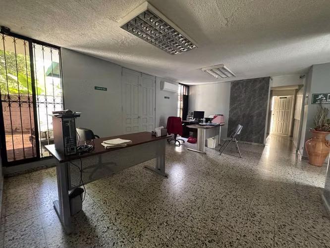 Casa en Miramar en Venta para oficina, almacen o comercio - Imagen 3