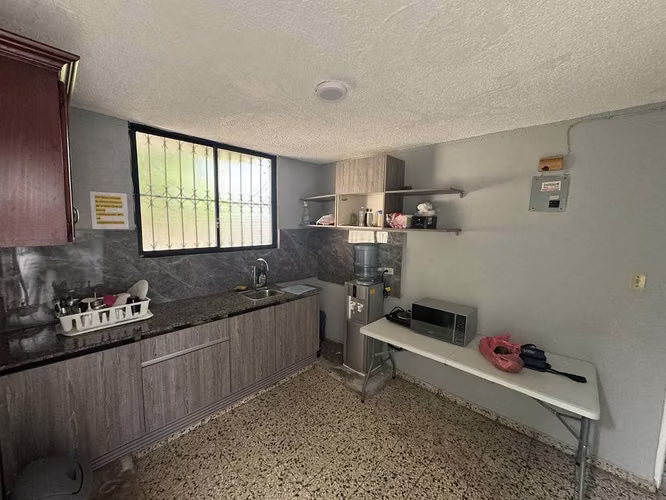 Casa en Miramar en Venta para oficina, almacen o comercio - Imagen 4