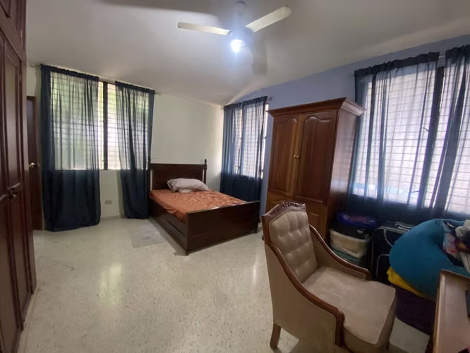 Casa de 2 Niveles en Los Restauradores | Elegancia y Confort Familiar - Imagen 4