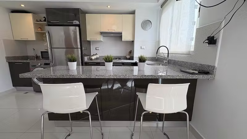 Venta apartamento en Piantini Amueblado de Una Habitación próximo al Saint George. US$150,000 - Imagen 5