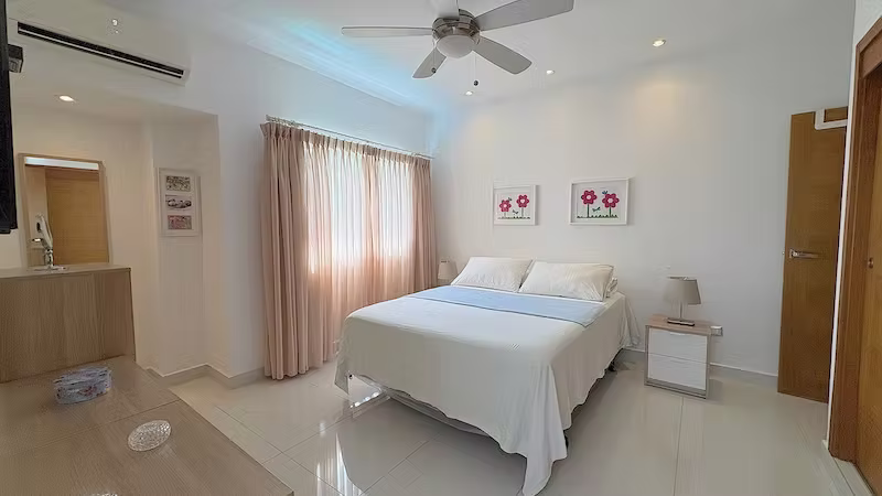 Venta apartamento en Piantini Amueblado de Una Habitación próximo al Saint George. US$150,000 - Imagen 10