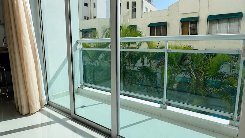 Venta apartamento en Piantini Amueblado de Una Habitación próximo al Saint George. US$150,000 - Imagen 2