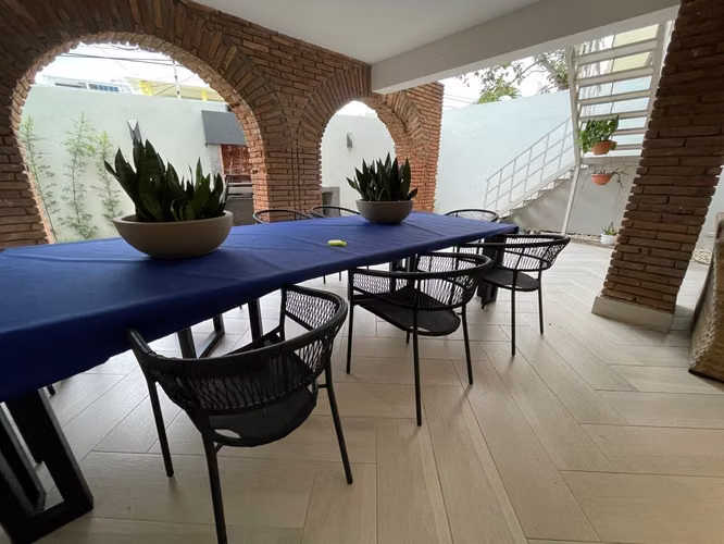 Lujosa Casa con Terminaciones de Primera de 2 Niveles en Los Restauradores, SD - Imagen 3