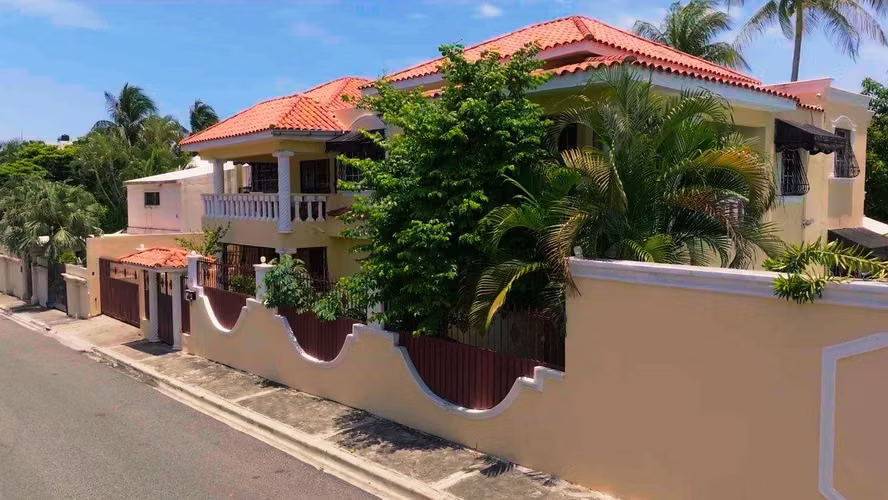 Residencia con Piscina en Costa Verde | US$720,000 negociables - Imagen 2