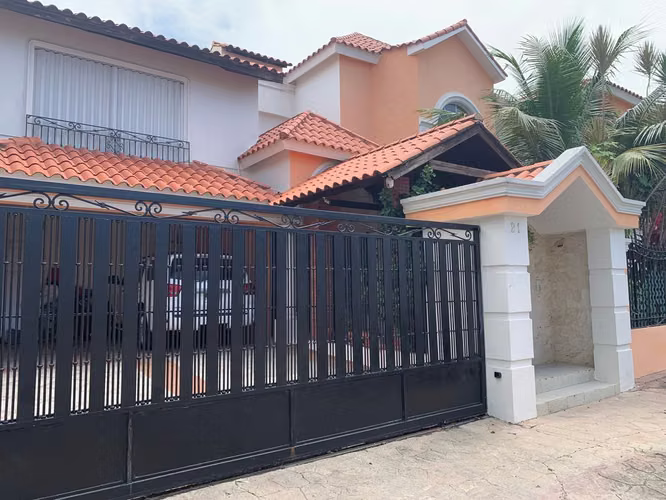 Casa en venta o Alquiler en Mirador Norte