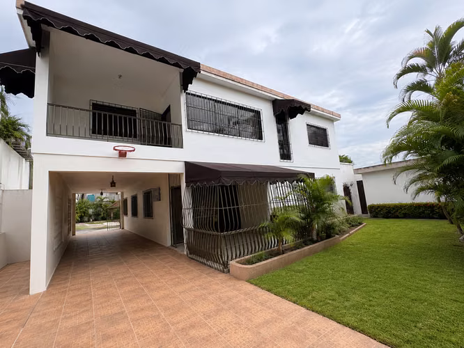Vendo casa en Bella Vista Norte - para uso comercial - Imagen 3