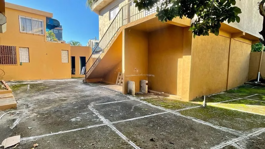Casa en venta en Los Restauradores | Ideal para solar o uso comercial – 1,169 m²