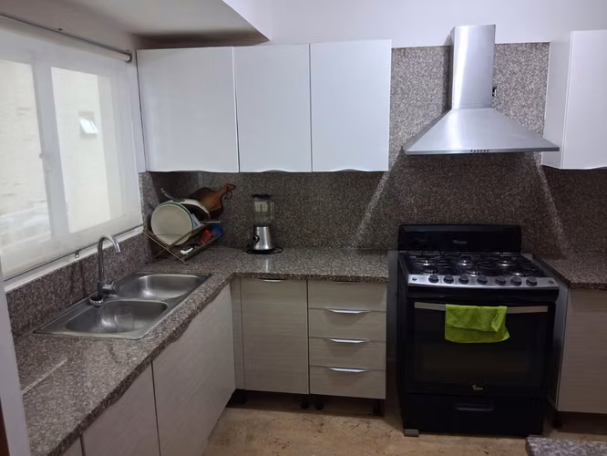 Se alquila, Apartamento 3Hab Amueblado Piso Alto c/Piscina, Sauna, Lobby y Gym en Naco a Distancias de ToDo - Imagen 6