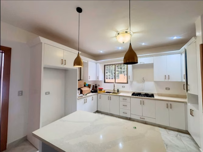 Casa de 2 Niveles en Alquiler en La Romana | Residencial Don Juan 2