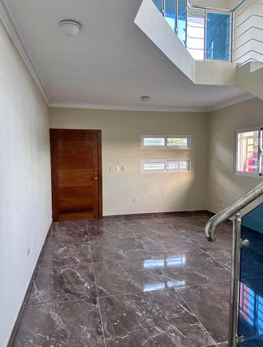 Casa de 2 Niveles ubicada en Las Orquídeas La Romana - Imagen 7