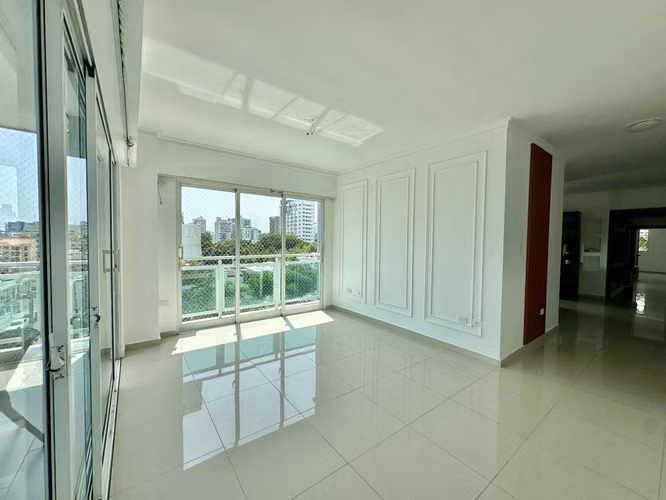 Apartamento en Alquiler en Naco | 3 Habitaciones y 2 Parqueos