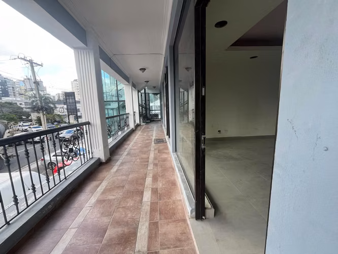 Local Comercial Alquiler NACO de 62.35m2 – Segundo Nivel - Imagen 9