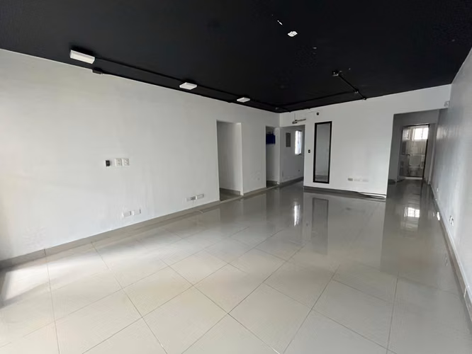 Oficina Alquiler Evaristo Morales de 45 m2 – Segundo Nivel  - Imagen 3