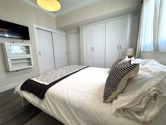 Apartamento Amueblado con dos parqueos en Evaristo Morales Evaristo Morales, Santo Domingo D.N. - Imagen 4