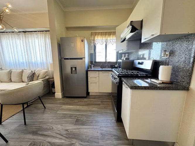Apartamento Amueblado con dos parqueos en Evaristo Morales Evaristo Morales, Santo Domingo D.N. - Imagen 15