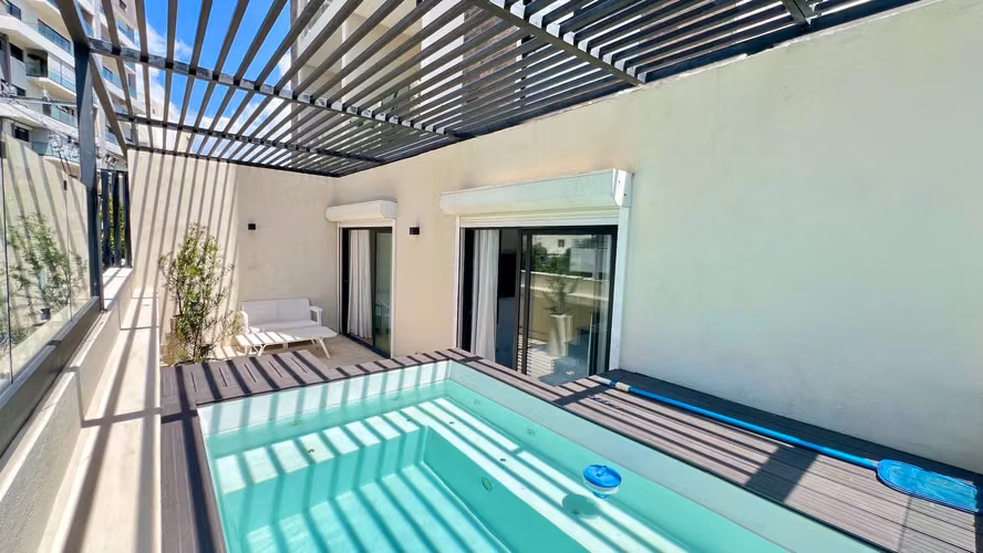 Apartamento de 2 habitaciones amueblado con jacuzzi en venta 