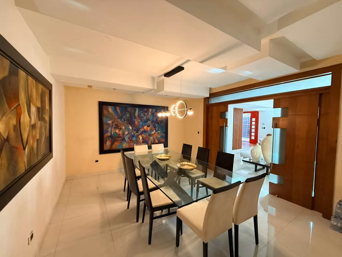 Majestuosa Casa en Santo Domingo Este  - Imagen 5