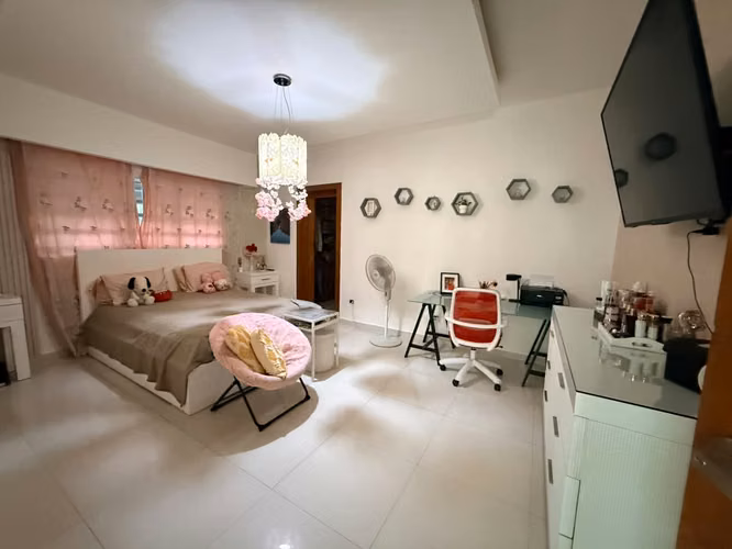Majestuosa Casa en Santo Domingo Este  - Imagen 9