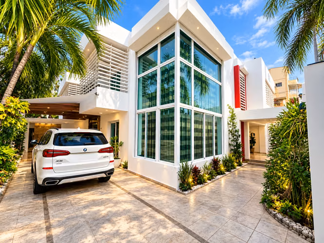 Majestuosa Casa en Santo Domingo Este 