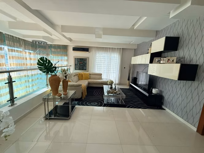 Majestuosa Casa en Santo Domingo Este  - Imagen 8