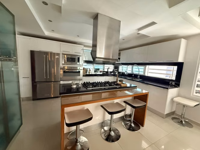 Majestuosa Casa en Santo Domingo Este  - Imagen 6