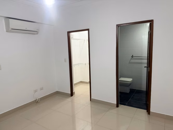 Apartamento en alquiler Evaristo Morales, 1 hab mas family room - Imagen 9