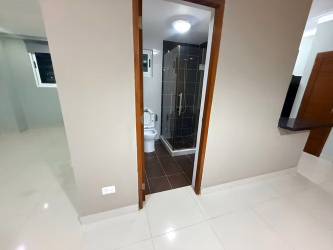 Apartamento en alquiler Evaristo Morales, 1 hab mas family room - Imagen 11