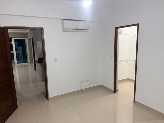 Apartamento en alquiler Evaristo Morales, 1 hab mas family room - Imagen 8