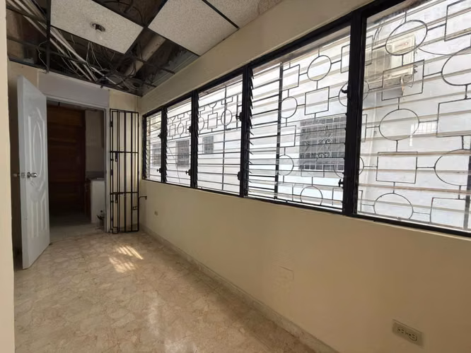 alquiler de LOCAL comercial para oficinas o cualquier tipo de negocio próximo a la Winston Churchill , segundo Nivel . - Imagen 7