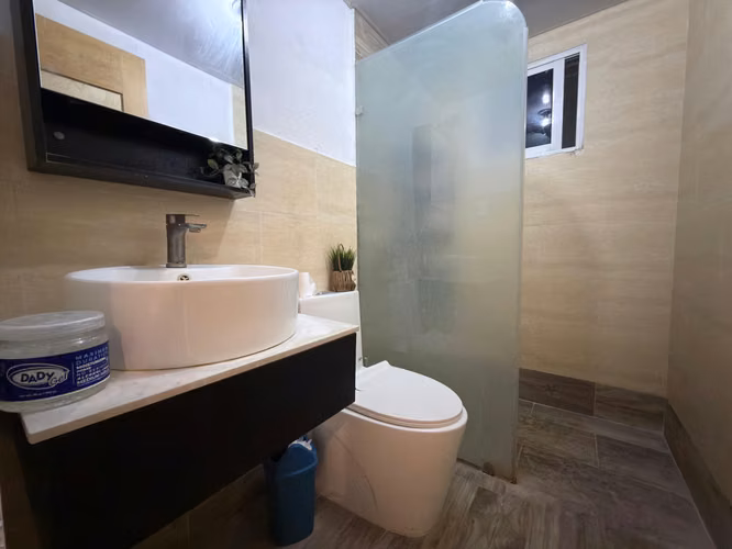 Apartamento en Venta en la Jacobo Majlutal, segundo nivel de 3 Habitaciones y 2 Parqueos próximo a el Ole de - Imagen 3
