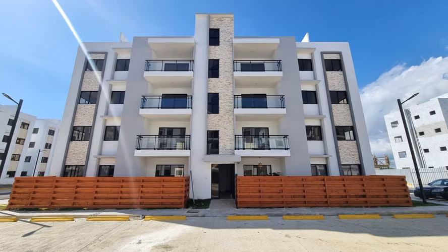 Proyecto de apartamentos en Venta en la Americas próximo a el Aeropuerto, de 3 Habitaciones , Oportunidad de invertir en