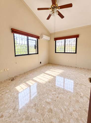Se vende casa en las praderas de 3 habitaciones con piscina y jacuzzi en residencial cerrado - Imagen 14